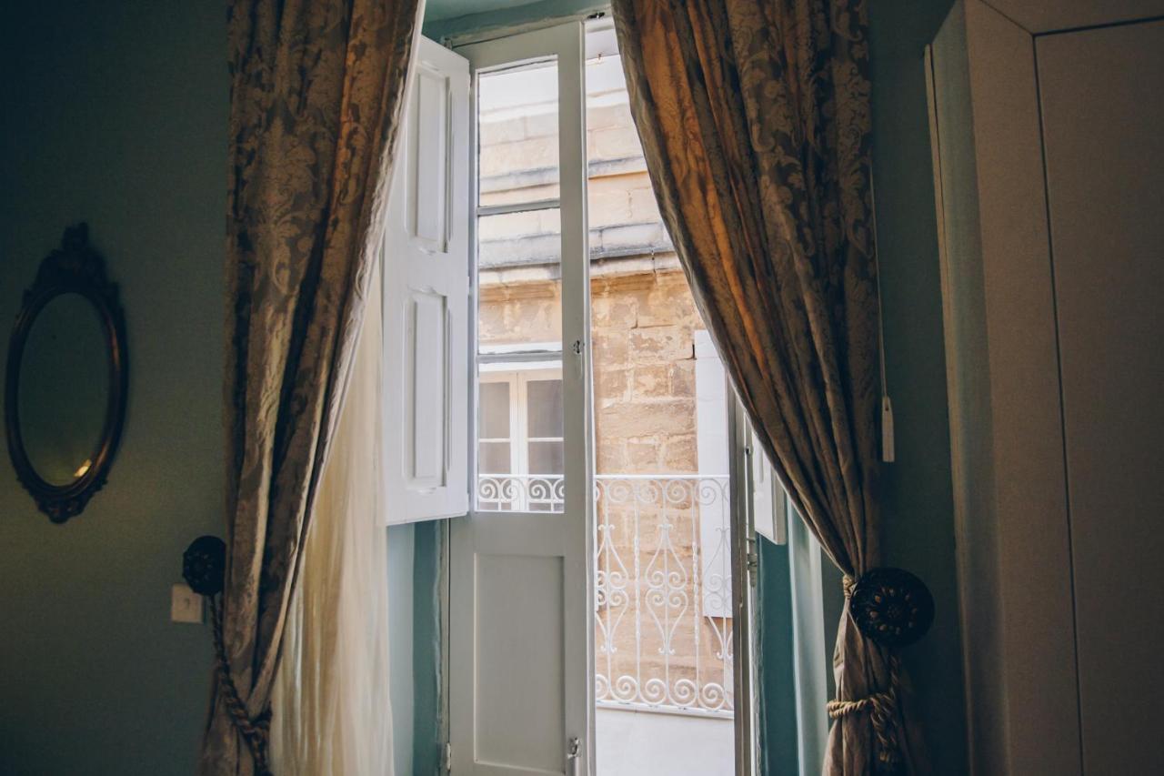 Sally Port Сенглі Екстер'єр фото